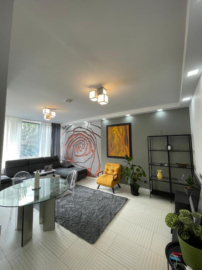 Апартаменты Bright: Flat With Balcony - Kitchen - Free Parking Берлин Экстерьер фото